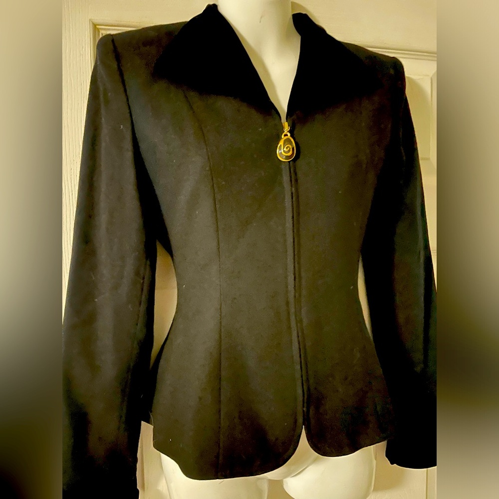 Laura Madrigano vintage fitted black equestrian style blazer size 2
